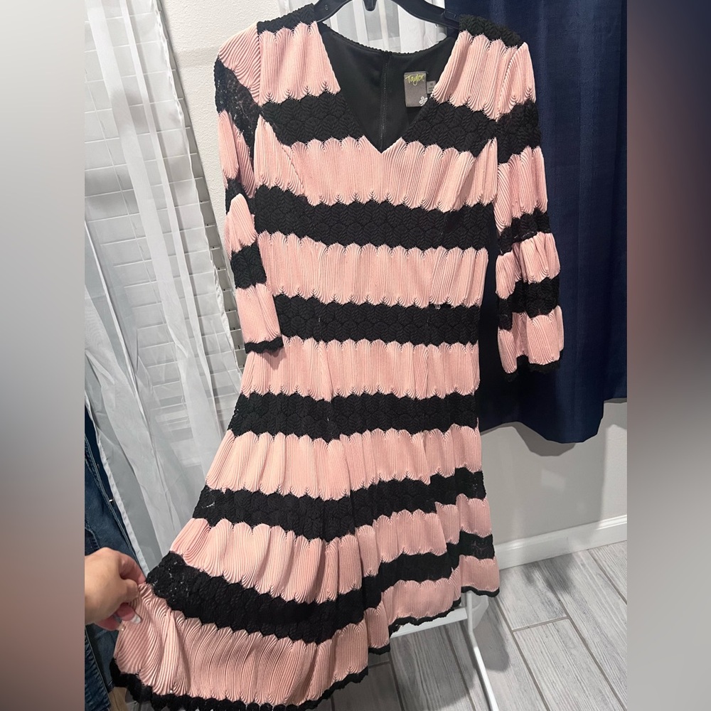 Taylor Apricot Black Lace-Stripe Bell-Sleeve A-Line Dress 10 - Picture 4 of 9